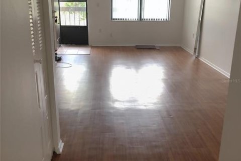Condo in Bradenton, Florida, 2 bedrooms № 2214809 - photo 9