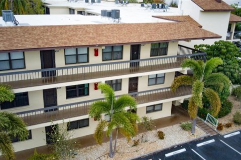 Condo in Bradenton, Florida, 2 bedrooms № 2214809 - photo 23