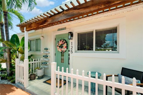 House in Key Largo, Florida 3 bedrooms, 120.31 sq.m. № 1922920 - photo 2