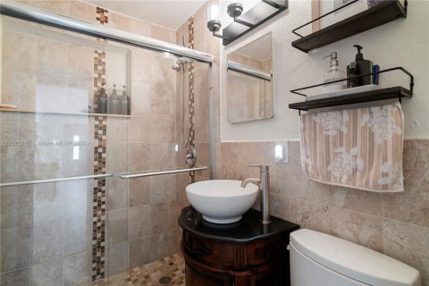 House in Key Largo, Florida 3 bedrooms, 120.31 sq.m. № 1922920 - photo 16