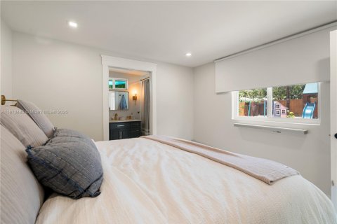 House in Key Largo, Florida 3 bedrooms, 120.31 sq.m. № 1922920 - photo 24