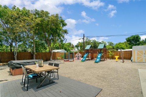 House in Key Largo, Florida 3 bedrooms, 120.31 sq.m. № 1922920 - photo 29