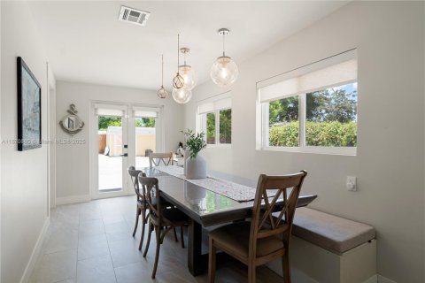 House in Key Largo, Florida 3 bedrooms, 120.31 sq.m. № 1922920 - photo 20