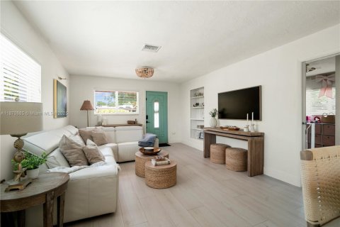 House in Key Largo, Florida 3 bedrooms, 120.31 sq.m. № 1922920 - photo 9