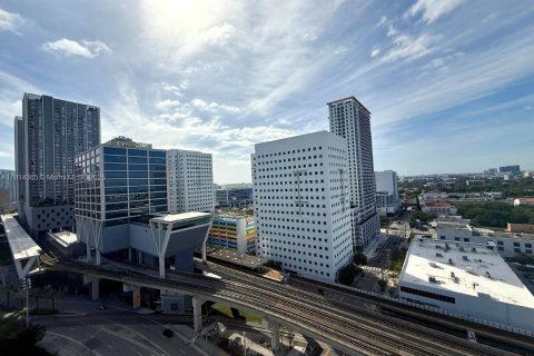 Copropriété à louer à Miami, Floride: 1 chambre, 64.01 m2 № 1970680 - photo 1