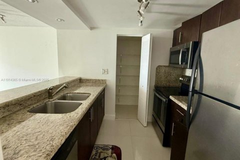 Copropriété à louer à Miami, Floride: 1 chambre, 64.01 m2 № 1970680 - photo 4