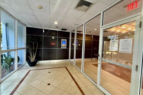 Copropriété à louer à Miami, Floride: 1 chambre, 64.01 m2 № 1970680 - photo 13