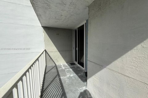 Copropriété à louer à Miami, Floride: 1 chambre, 64.01 m2 № 1970680 - photo 12