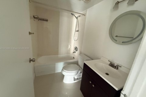 Copropriété à louer à Miami, Floride: 1 chambre, 64.01 m2 № 1970680 - photo 11