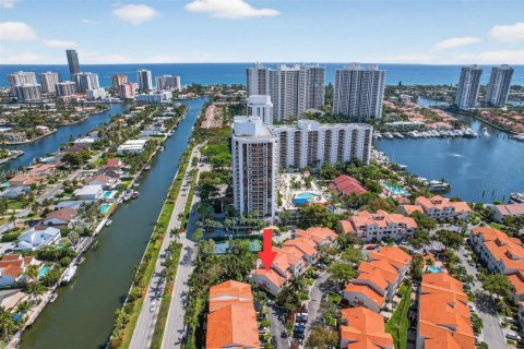 Condo in Aventura, Florida, 4 bedrooms № 2248024 - photo 4