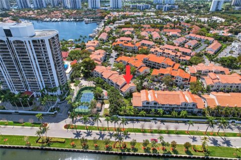 Condo in Aventura, Florida, 4 bedrooms № 2248024 - photo 7