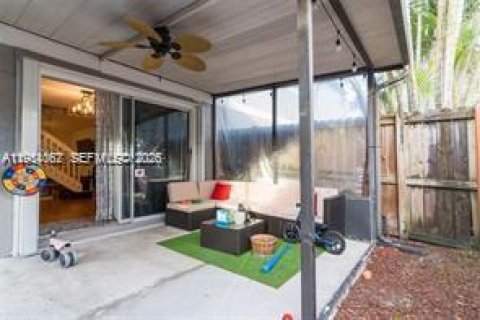 Adosado en alquiler en Cooper City, Florida, 3 dormitorios, 138.24 m2 № 2010092 - foto 9