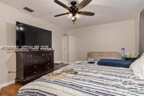 Adosado en alquiler en Cooper City, Florida, 3 dormitorios, 138.24 m2 № 2010092 - foto 11