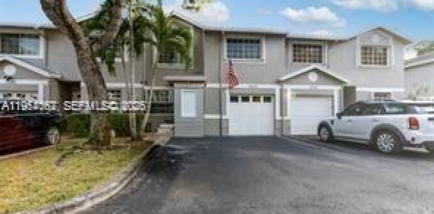 Adosado en Cooper City, Florida 3 dormitorios, 138.24 m2 № 2010092