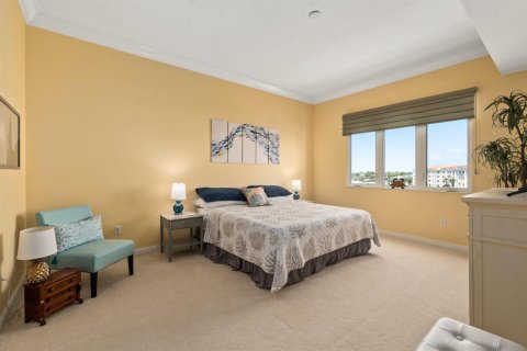 Condo in Hutchinson Island South, Florida, 2 bedrooms № 2081948 - photo 27