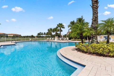Condo in Hutchinson Island South, Florida, 2 bedrooms № 2081948 - photo 5