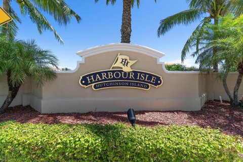 Condo in Hutchinson Island South, Florida, 2 bedrooms № 2081948 - photo 4