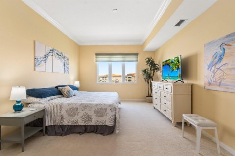 Condo in Hutchinson Island South, Florida, 2 bedrooms № 2081948 - photo 29