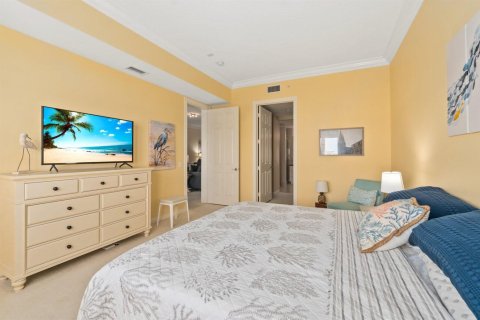 Condo in Hutchinson Island South, Florida, 2 bedrooms № 2081948 - photo 30