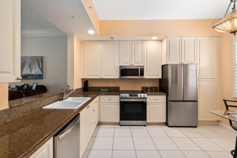 Condo in Hutchinson Island South, Florida, 2 bedrooms № 2081948 - photo 23