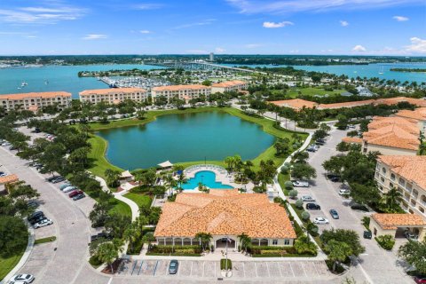 Condo in Hutchinson Island South, Florida, 2 bedrooms № 2081948