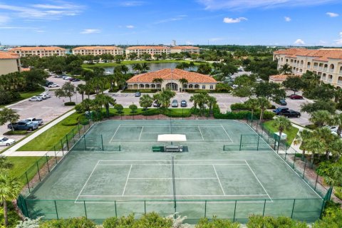 Condo in Hutchinson Island South, Florida, 2 bedrooms № 2081948 - photo 6