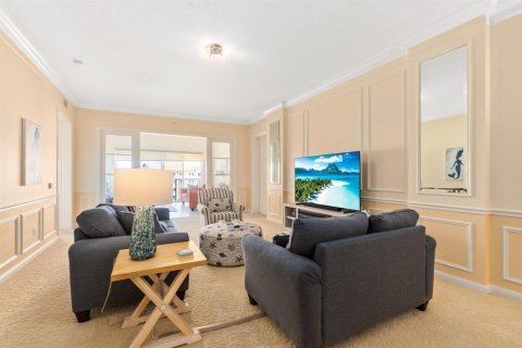 Condo in Hutchinson Island South, Florida, 2 bedrooms № 2081948 - photo 18