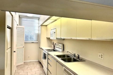 Condominio en alquiler en Longboat Key, Florida, 2 dormitorios, 139.63 m2 № 2103127 - foto 8