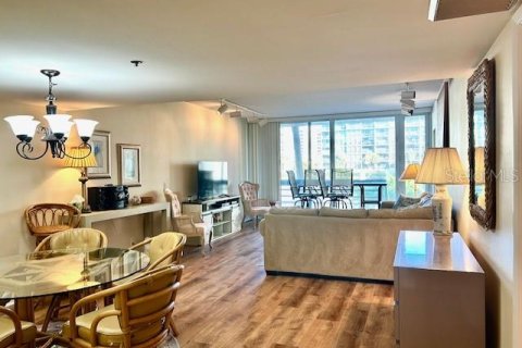 Condominio en alquiler en Longboat Key, Florida, 2 dormitorios, 139.63 m2 № 2103127 - foto 5