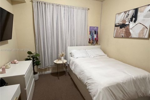 Condo in Doral, Florida, 3 bedrooms  № 2044513 - photo 15