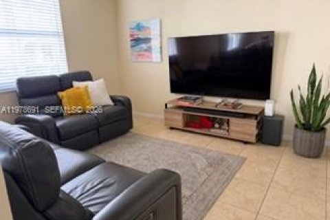 Condo in Doral, Florida, 3 bedrooms  № 2044513 - photo 7