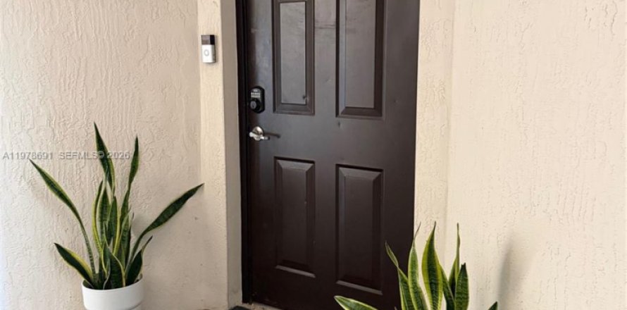 Condo in Doral, Florida, 3 bedrooms  № 2044513