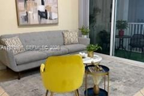 Condo in Doral, Florida, 3 bedrooms  № 2044513 - photo 10