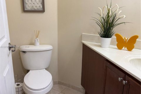 Condo in Doral, Florida, 3 bedrooms  № 2044513 - photo 16