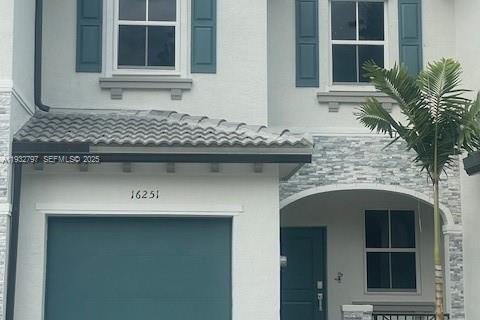 Снять в аренду виллу или дом в Хомстед, Флорида 3 спальни, № 1991508 - фото 2