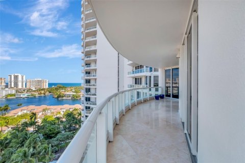 Copropriété à vendre à Aventura, Floride: 3 chambres, 294.78 m2 № 2053806 - photo 13