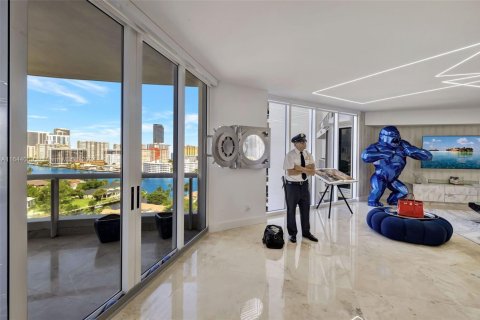 Copropriété à vendre à Aventura, Floride: 3 chambres, 294.78 m2 № 2053806 - photo 20