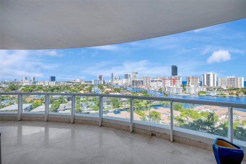 Copropriété à vendre à Aventura, Floride: 3 chambres, 294.78 m2 № 2053806 - photo 3