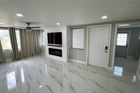 Villa ou maison à louer à Englewood, Floride: 2 chambres, 98.85 m2 № 2386521 - photo 24