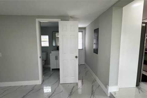 Villa ou maison à louer à Englewood, Floride: 2 chambres, 98.85 m2 № 2386521 - photo 28