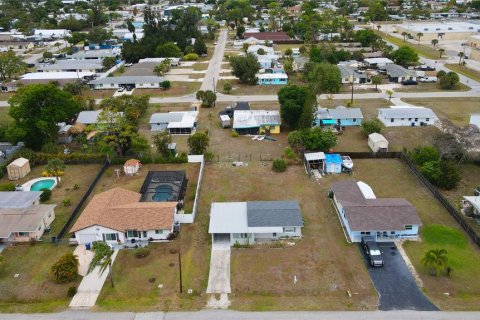 Villa ou maison à louer à Englewood, Floride: 2 chambres, 98.85 m2 № 2386521 - photo 6