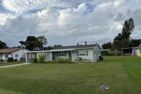 Villa ou maison à louer à Englewood, Floride: 2 chambres, 98.85 m2 № 2386521 - photo 2