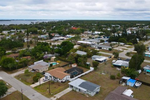 Villa ou maison à louer à Englewood, Floride: 2 chambres, 98.85 m2 № 2386521 - photo 10