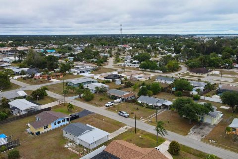Villa ou maison à louer à Englewood, Floride: 2 chambres, 98.85 m2 № 2386521 - photo 8