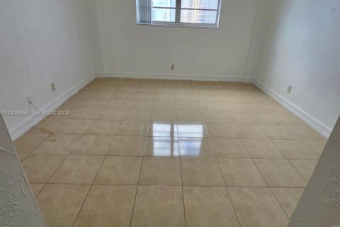 Condominio en alquiler en Sunny Isles Beach, Florida, 1 dormitorio, 92.9 m2 № 1995720 - foto 6