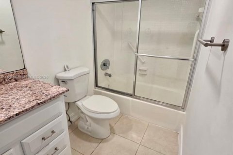 Condominio en alquiler en Sunny Isles Beach, Florida, 1 dormitorio, 92.9 m2 № 1995720 - foto 9