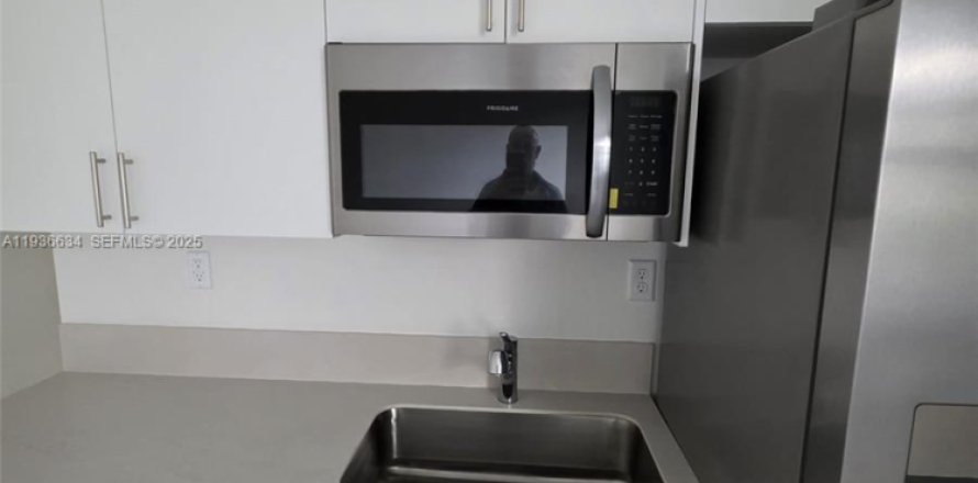 House in Homestead, Florida 5 bedrooms № 1994612