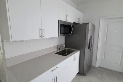 House in Homestead, Florida 5 bedrooms № 1994612 - photo 2