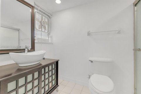 Copropriété à vendre à Hallandale Beach, Floride: 2 chambres, 101.45 m2 № 1940187 - photo 21