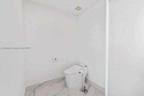 Condo in Miami Beach, Florida, 3 bedrooms  № 1839119 - photo 28